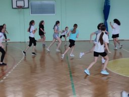  Rozgrywki o mistrzostwo szkoły w mini piłce ręcznej dziewcząt i mini piłce nożnej chłopców